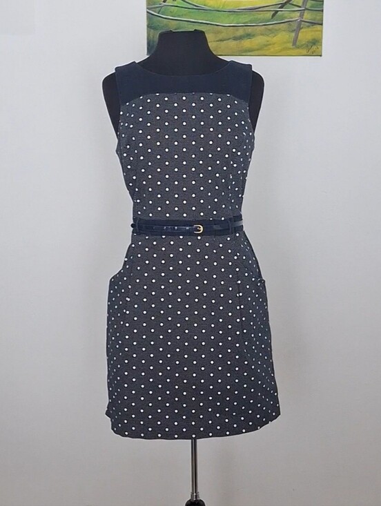 Tommy Hilfiger Dresses & Skirts - Tommy Hilfiger Sleeveless Sheath Dress